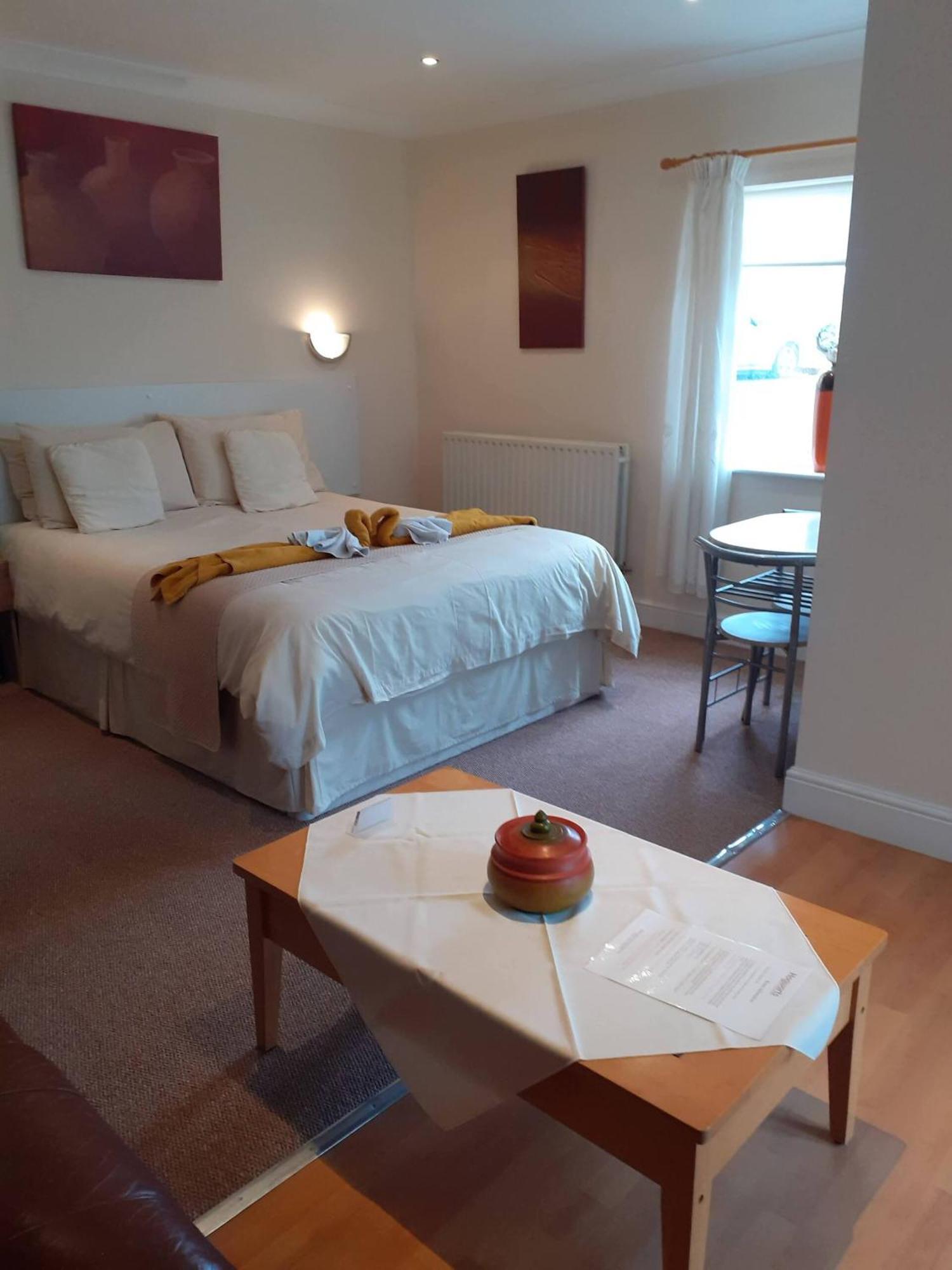 Villa Hogwarts Bed And Continental Breakfast Sheerness Camera foto